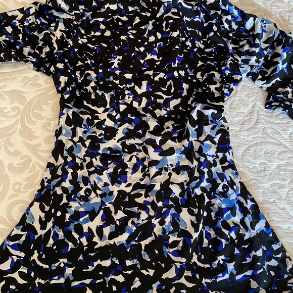 Long sleeve, ruched at waist cross over top. XL pretty print, great condition - Picture 7 of 7